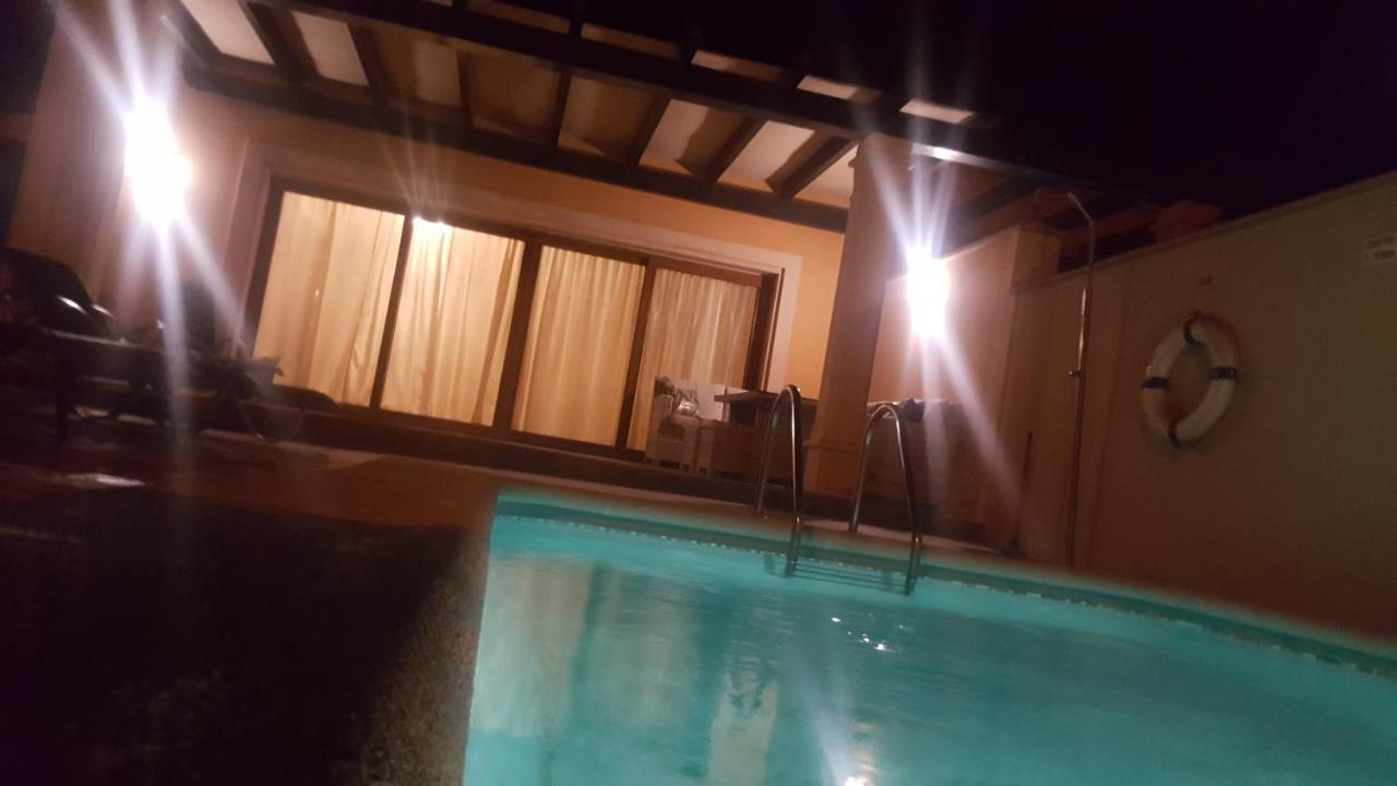 Beautiful, Spacious Villa, Heated Pool, Sleeps Eight, With Quality Furnishings Caleta De Fuste Εξωτερικό φωτογραφία