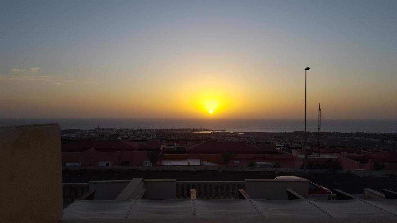 Beautiful, Spacious Villa, Heated Pool, Sleeps Eight, With Quality Furnishings Caleta De Fuste Εξωτερικό φωτογραφία