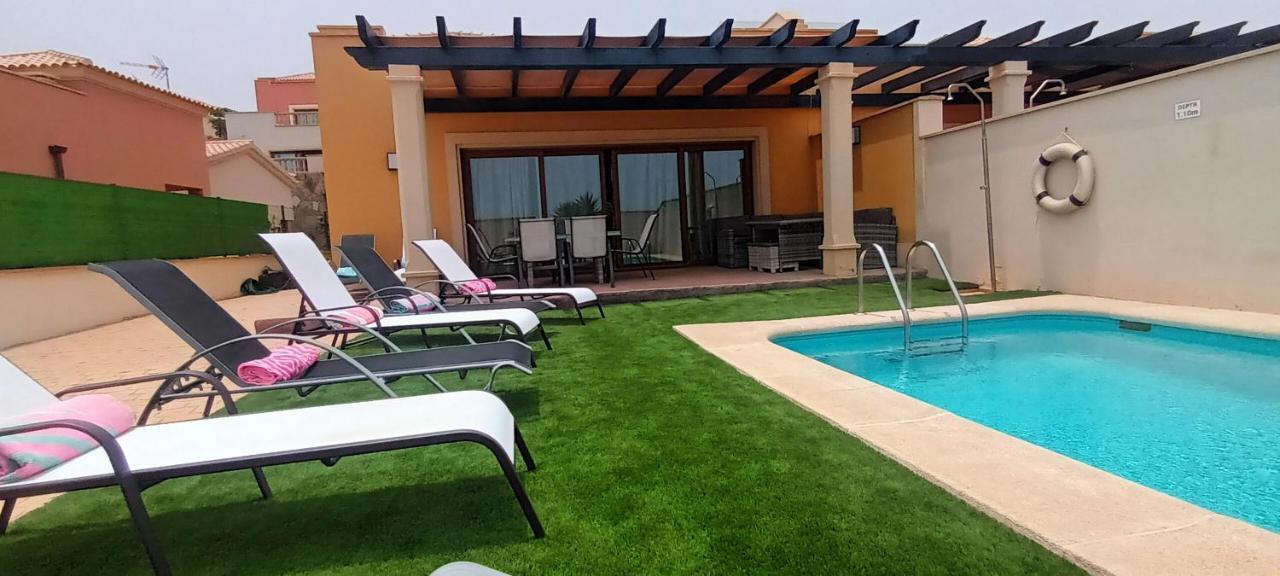Beautiful, Spacious Villa, Heated Pool, Sleeps Eight, With Quality Furnishings Caleta De Fuste Εξωτερικό φωτογραφία